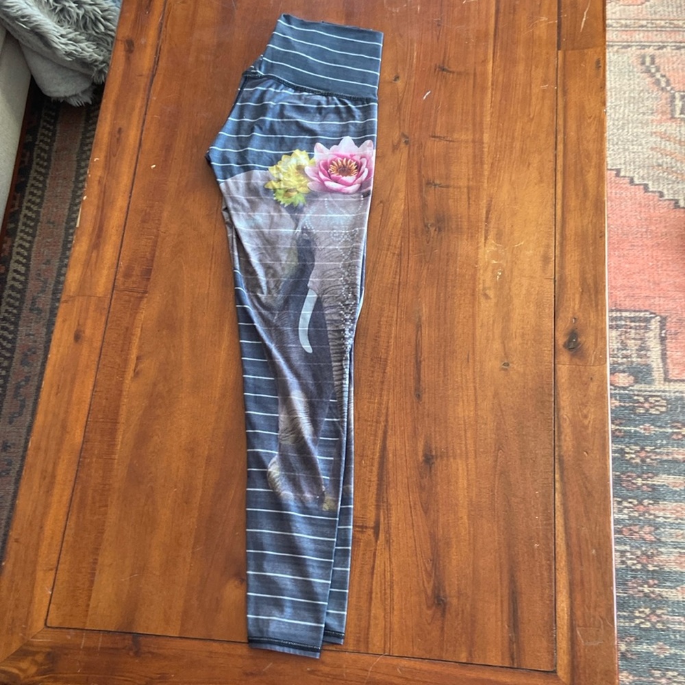 Teeki Elephant Hot Pant Leggings